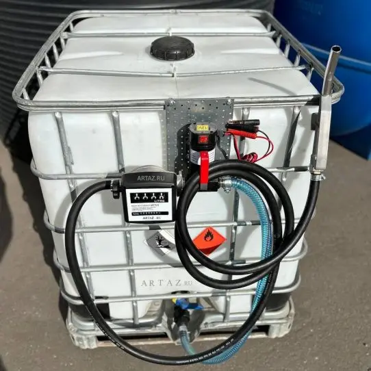Мини АЗС для ДТ 1000L 12V 40 л/м еврокуб металл-пластиковый поддон, мех. счетчик, ручной пистолет, шланг 4 м.